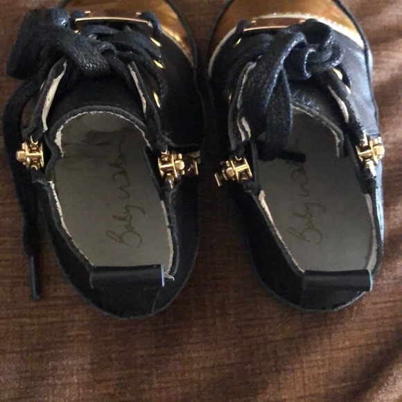 Baby shoes - Picture 2 of 3